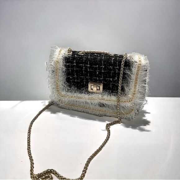 Fuzzy Purse l Shoulder Bag l No Name l Gold Hardware l Darling! l Clean l Small - Picture 1 of 8